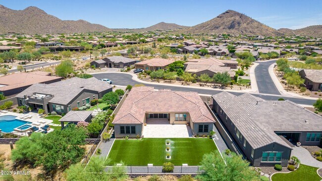 Building Photo - Gorgeous 5 bed 4.5 bath single level home in Scottsdale