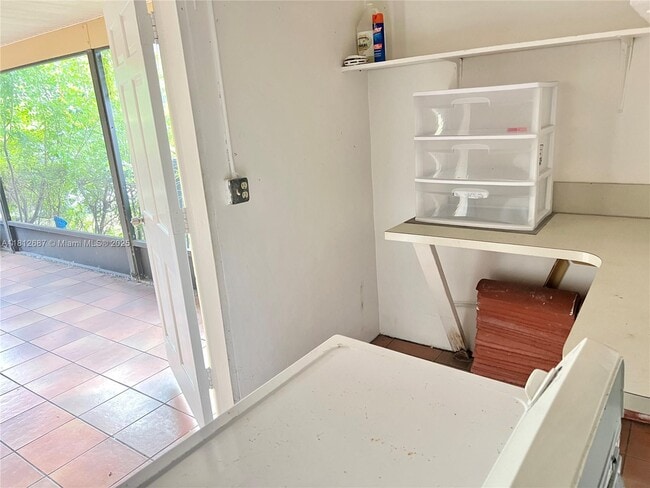 Building Photo - 5133 SW 43rd Terrace