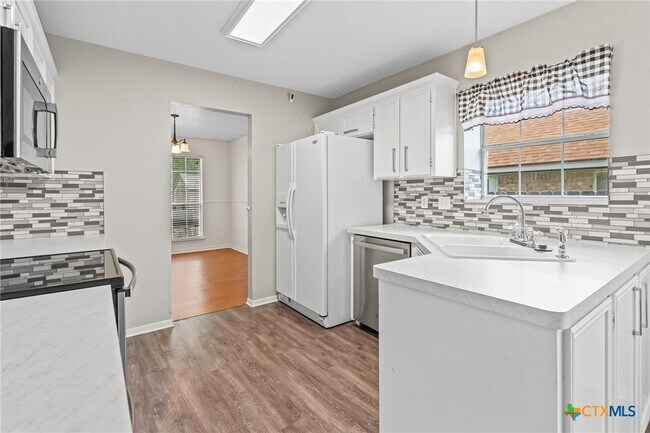 Building Photo - 406 Gina Dr