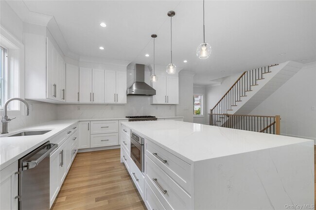 Building Photo - 75 Orchard Ave