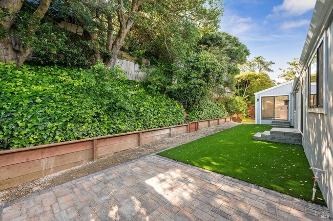 Building Photo - 31 Antilles Way