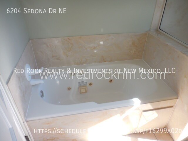 Building Photo - 6204 Sedona Dr NE