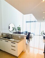 Building Photo - 601 NE 36th St