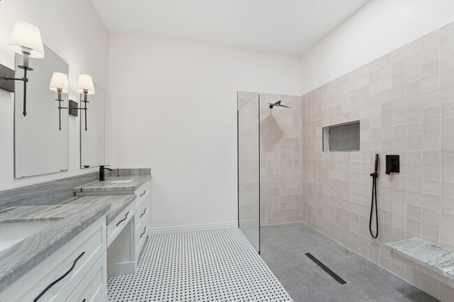 Building Photo - Welcome to this stunning 3-bedroom, 2-bathroom home in the heart of Scottsdale, AZ *RENT SPECIAL*