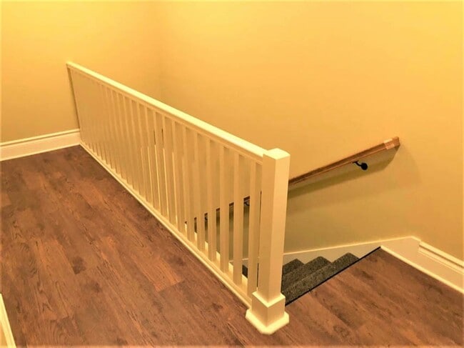 Building Photo - 4 Bed 4 bath Close to OSU