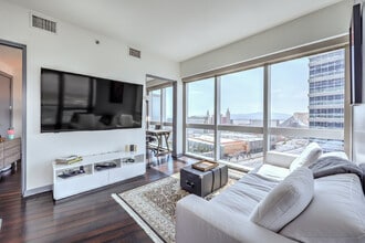 Building Photo - 4471 Dean Martin Dr