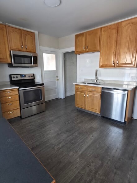 Building Photo - 163 W 400 S
