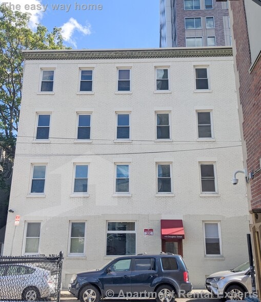 Building Photo - 4 Douglass St
