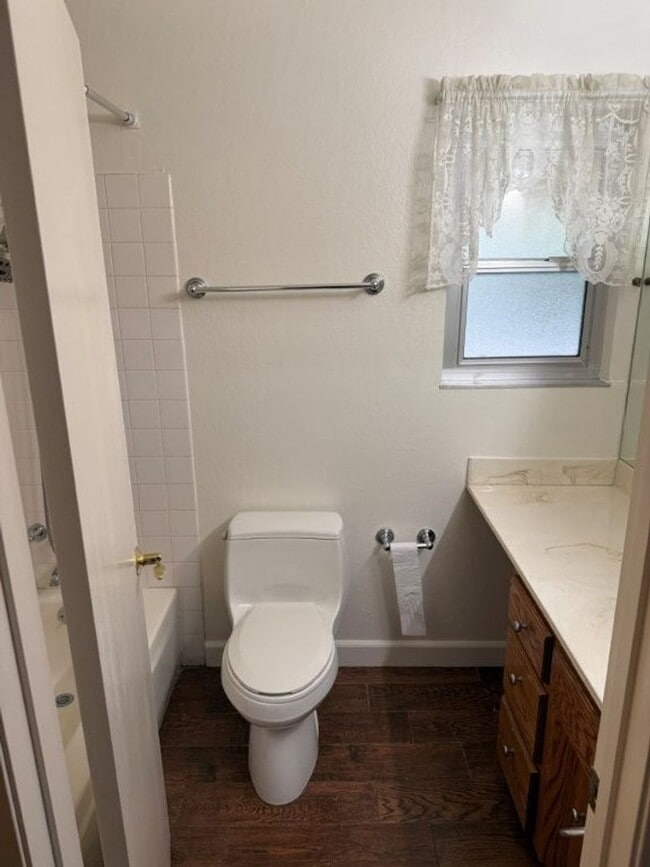 Building Photo - 2 Bedroom 2 Bath One Story Senior Community Vacaville *Star Rentals