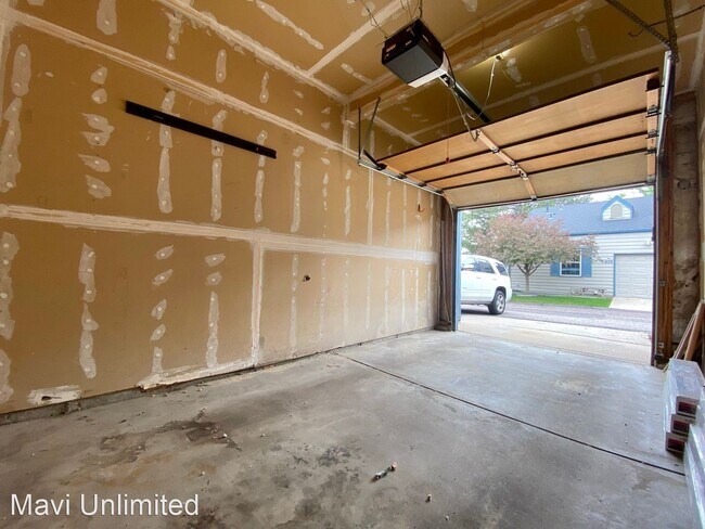 Building Photo - 3 br, 2.5 bath House - 1817 S Union Blvd.