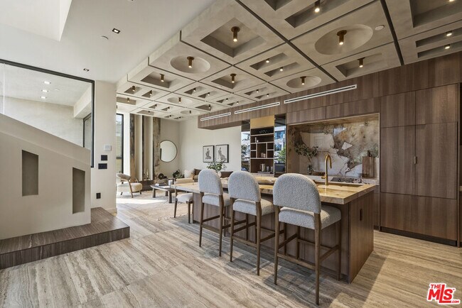 Building Photo - 1021 N Ogden Dr