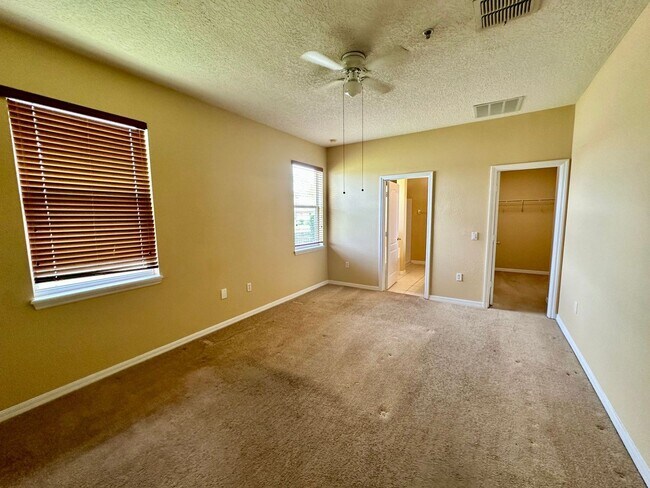 Building Photo - Beautiful 4-Bedroom Home near Lake Nona!