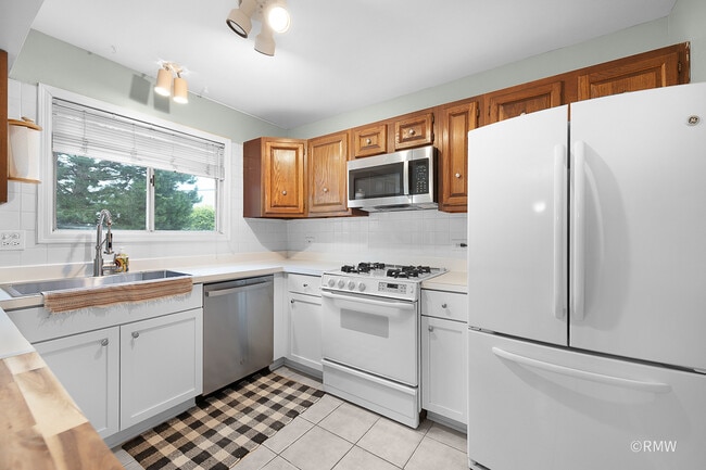 Building Photo - 309 Thistle Dr