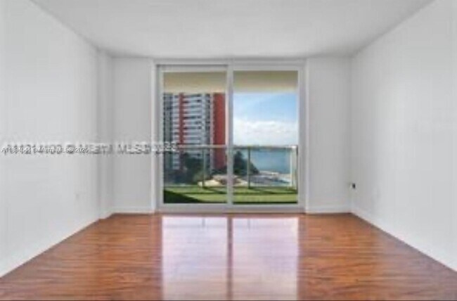 Building Photo - 1351 NE Miami Gardens Dr