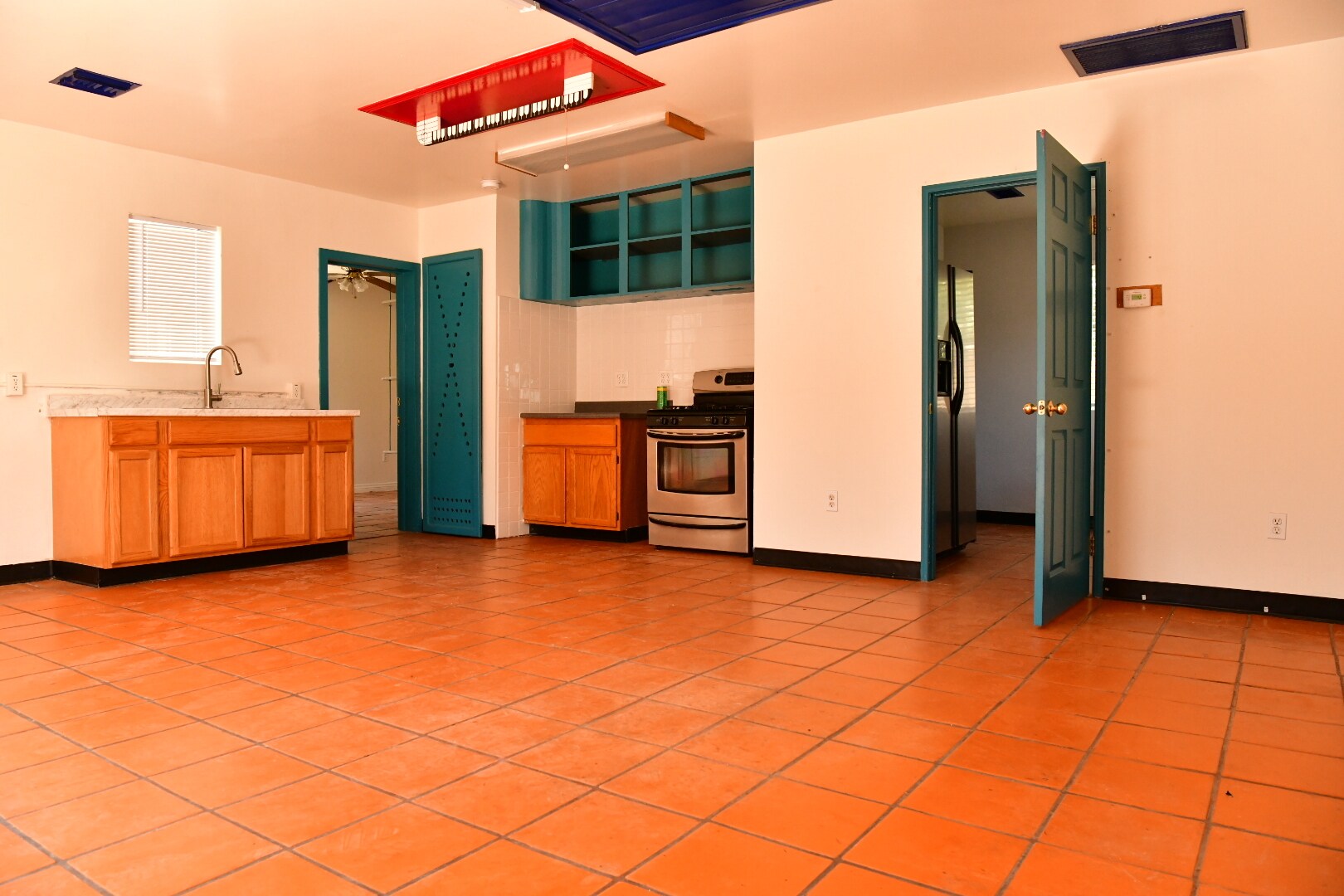 Building Photo - 1175 Cypress Ave