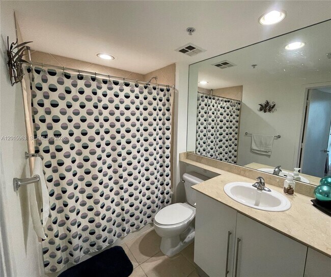 Building Photo - 335 S Biscayne Blvd