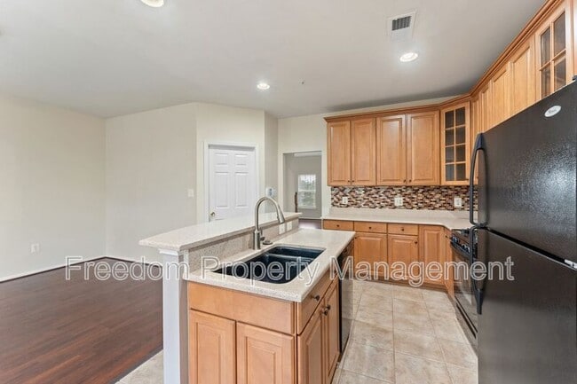 Building Photo - 9530 Walker Way