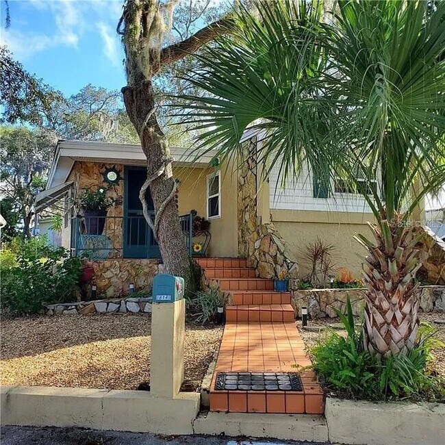 Building Photo - 814 Elkan Dr