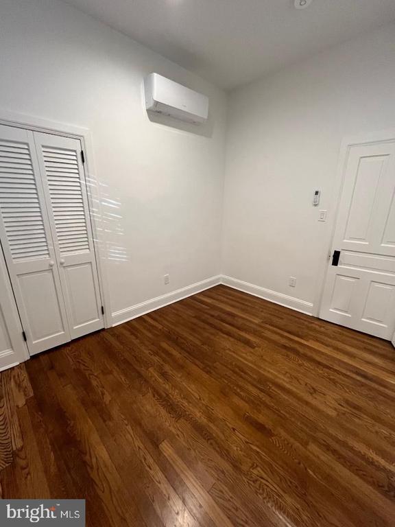 Building Photo - 537 S Walnut St