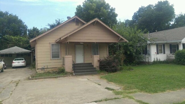 Primary Photo - 1217 E Main St