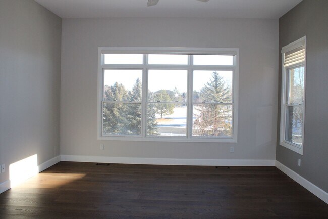 Building Photo - 8236 Hidden Cove Ct