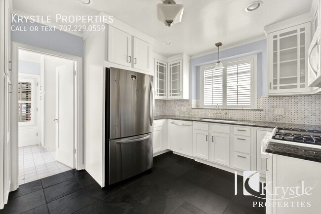 Building Photo - 110 Camino Alto
