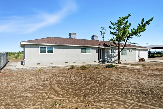 Building Photo - 8416 E American Ave