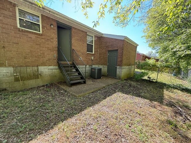 Building Photo - Inglewood Duplex Available Now!