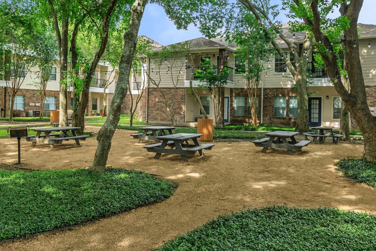Westchase Forest - 11355 Richmond Ave Houston TX 77082 | Apartment Finder
