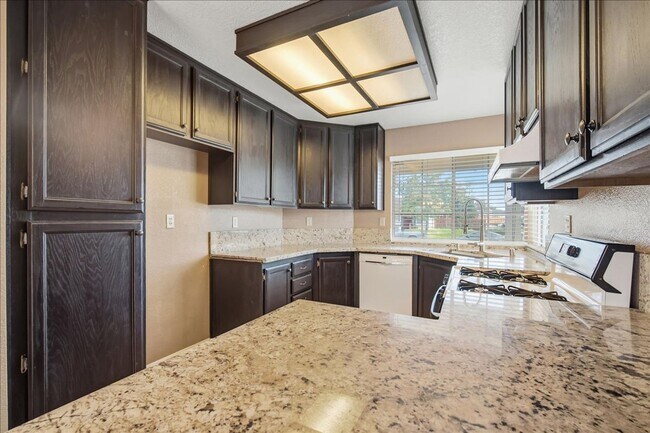 Building Photo - 8138 Sonoma Hills Way