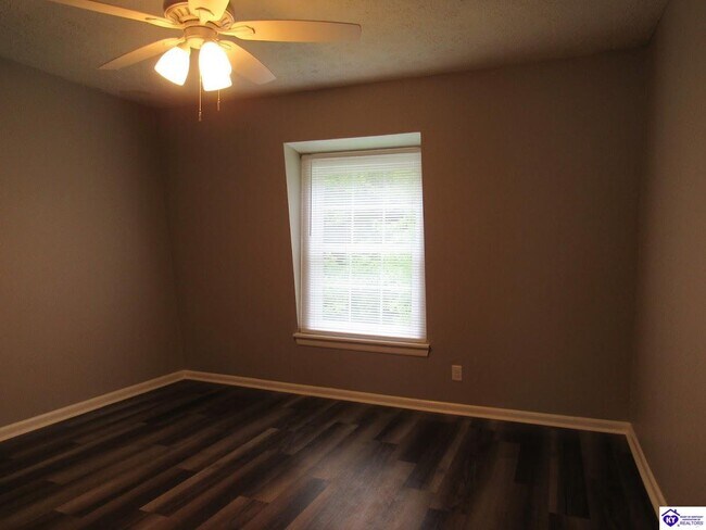 Building Photo - 248 Metts Ct