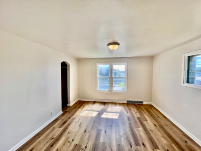 Building Photo - 1422 N 8th St