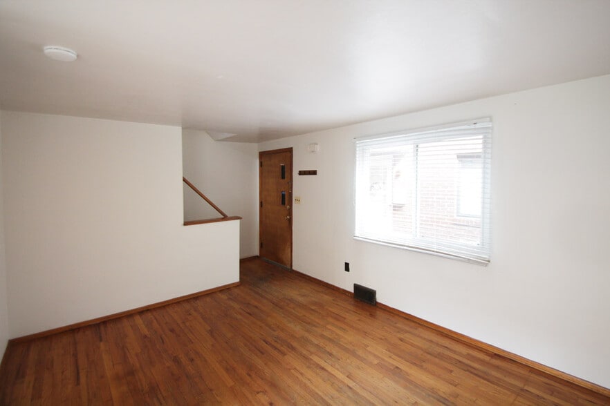 Building Photo - 419 Franklin Ave