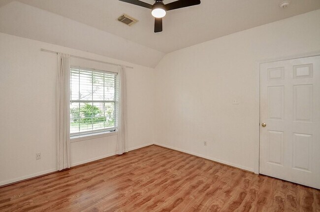 Building Photo - 2515 Lansing Cir