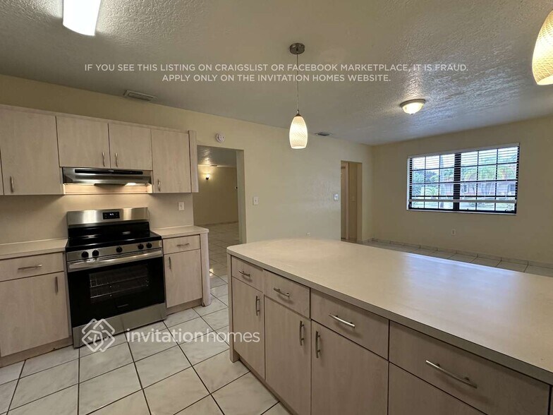 Building Photo - 17421 SW 92nd Ct