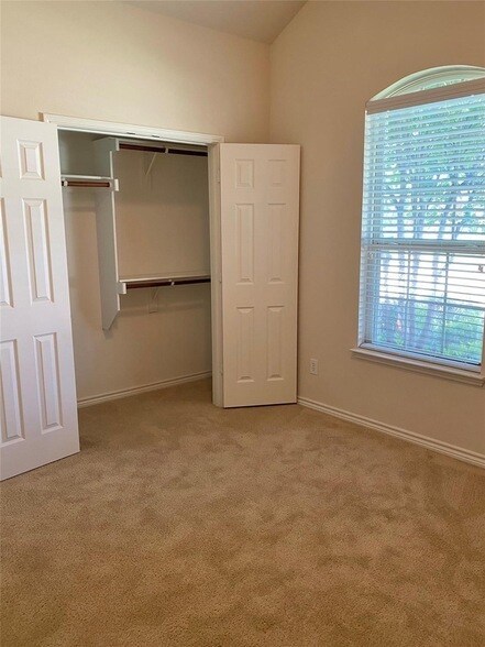 Building Photo - 3605 Chapel Hill Lane