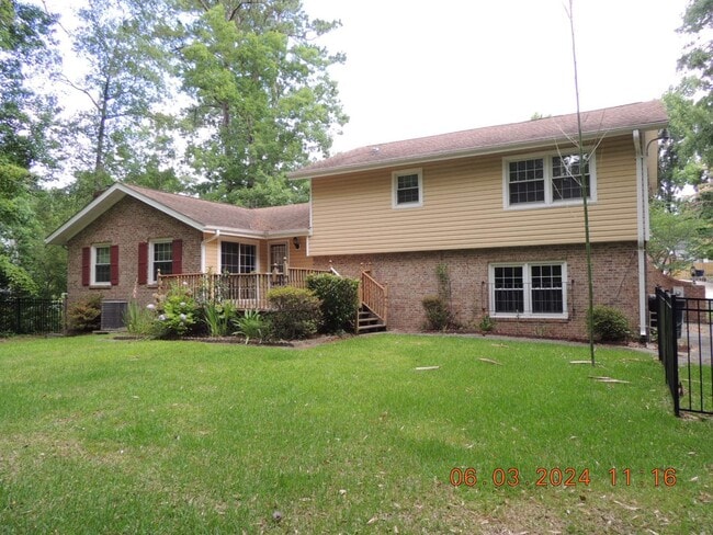 Building Photo - 102 Epworth Dr