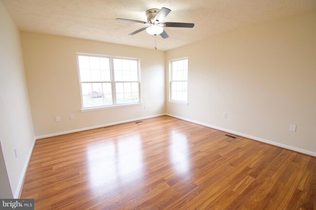 Building Photo - 5026 Dorchester Cir