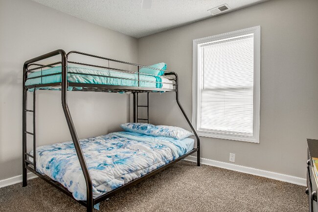 Building Photo - 2734 Brooklyn Ave