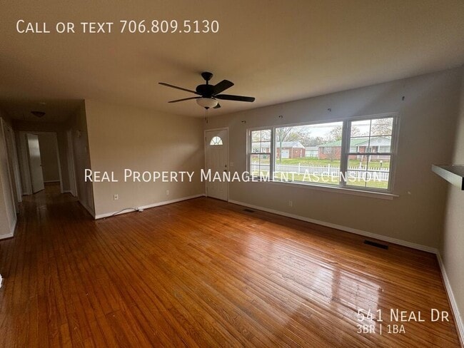 Building Photo - 541 Neal Dr