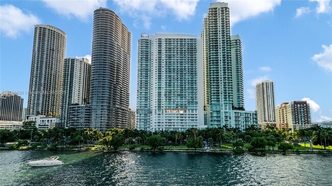 Primary Photo - 1800 N Bayshore Dr