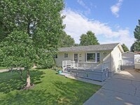 Building Photo - 4 Bedroom (2 non egress) 3 Bathroom home on the Westend!