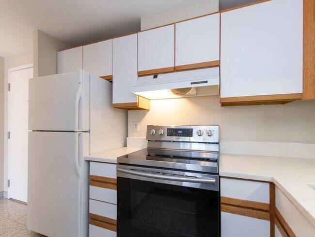 Building Photo - 1 Watermill Pl