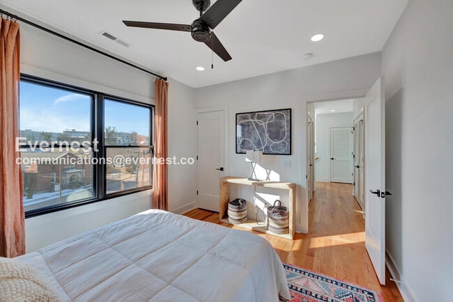 Building Photo - 3 Bed/3 Bath Home with Garage / Pet-Friendly / Available Now!