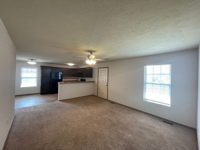 Building Photo - 3 Bedroom in Republic School District!