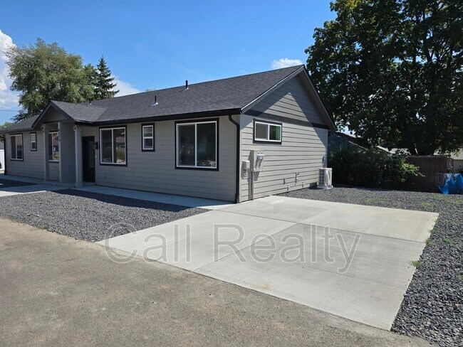 Primary Photo - 4215 N Locust Rd