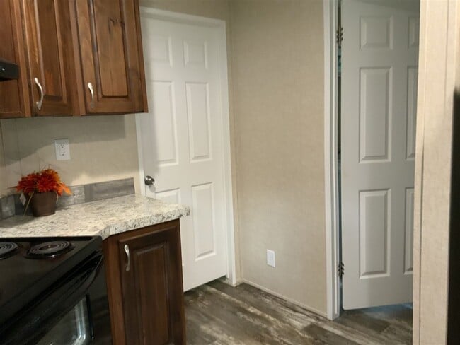 Building Photo - 9813 Woodville Hwy