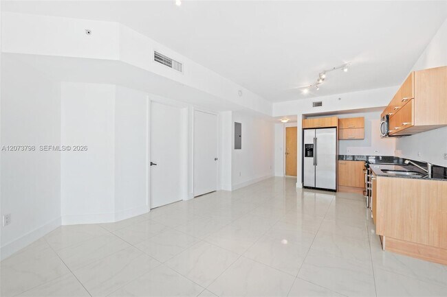 Building Photo - 350 S Miami Ave