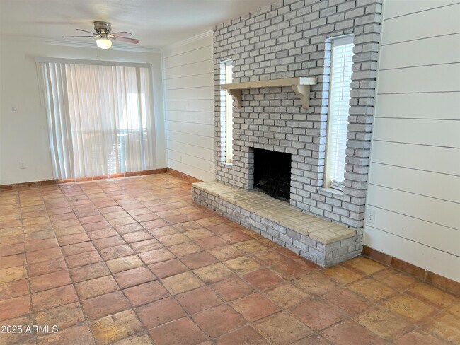 Building Photo - 2443 E Marmora St