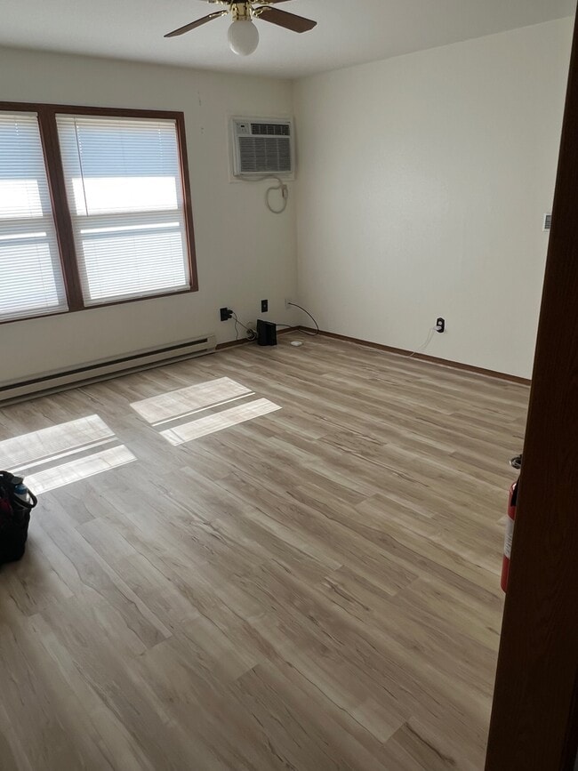 Building Photo - 2317 Donna Maria Dr